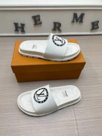Picture of Louis Vuitton Slippers _SKULVsz38-44mnf05261301